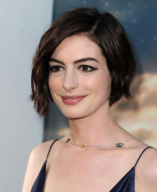 Image of Anne Hathaway blunt cut